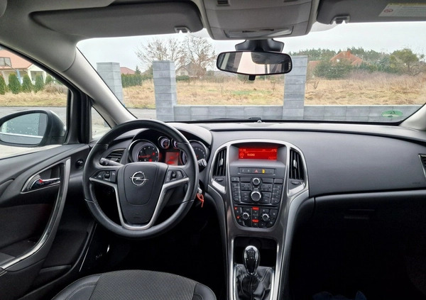 Opel Astra cena 27800 przebieg: 159450, rok produkcji 2010 z Leszno małe 277